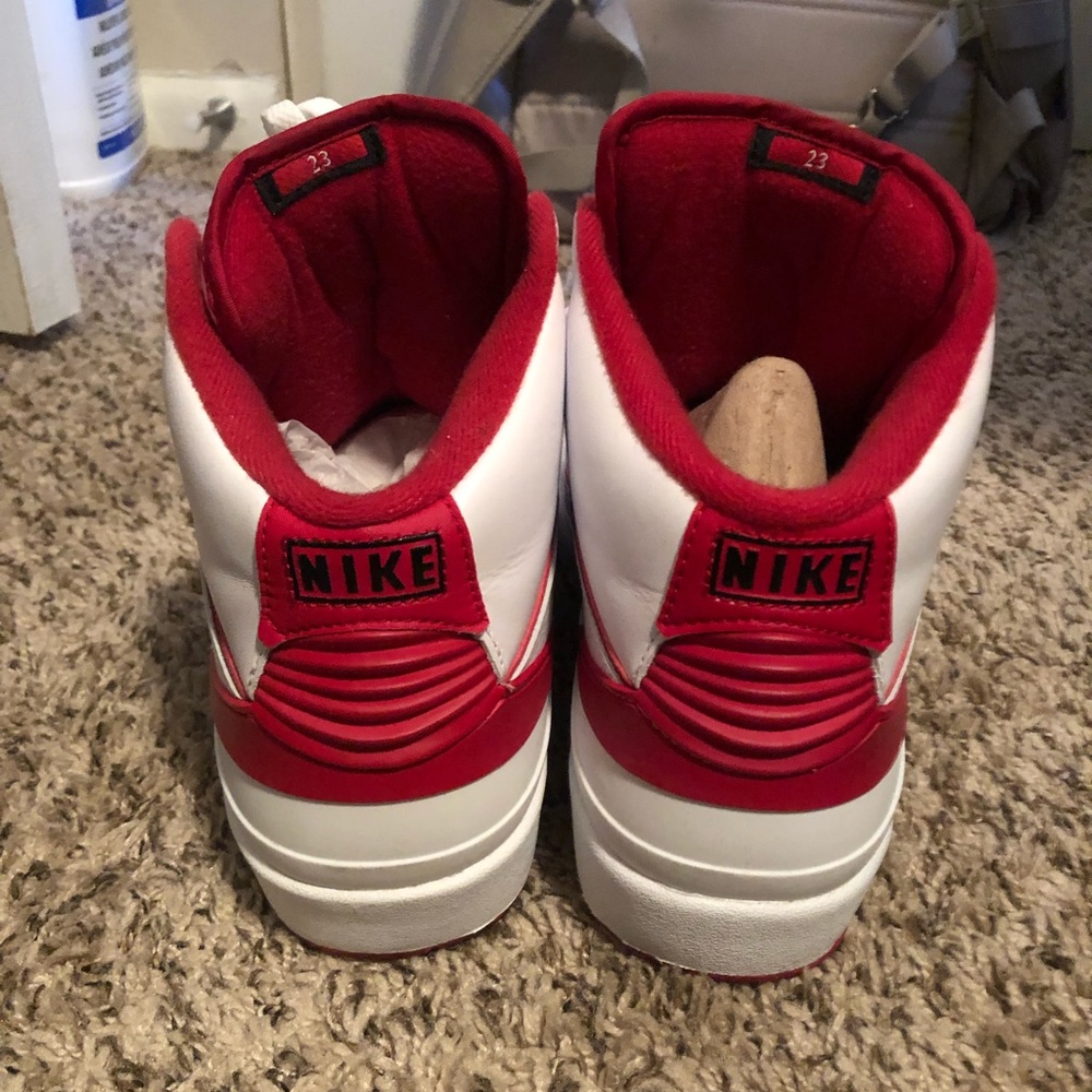 Jordan Retro 2 (Chicago) high top